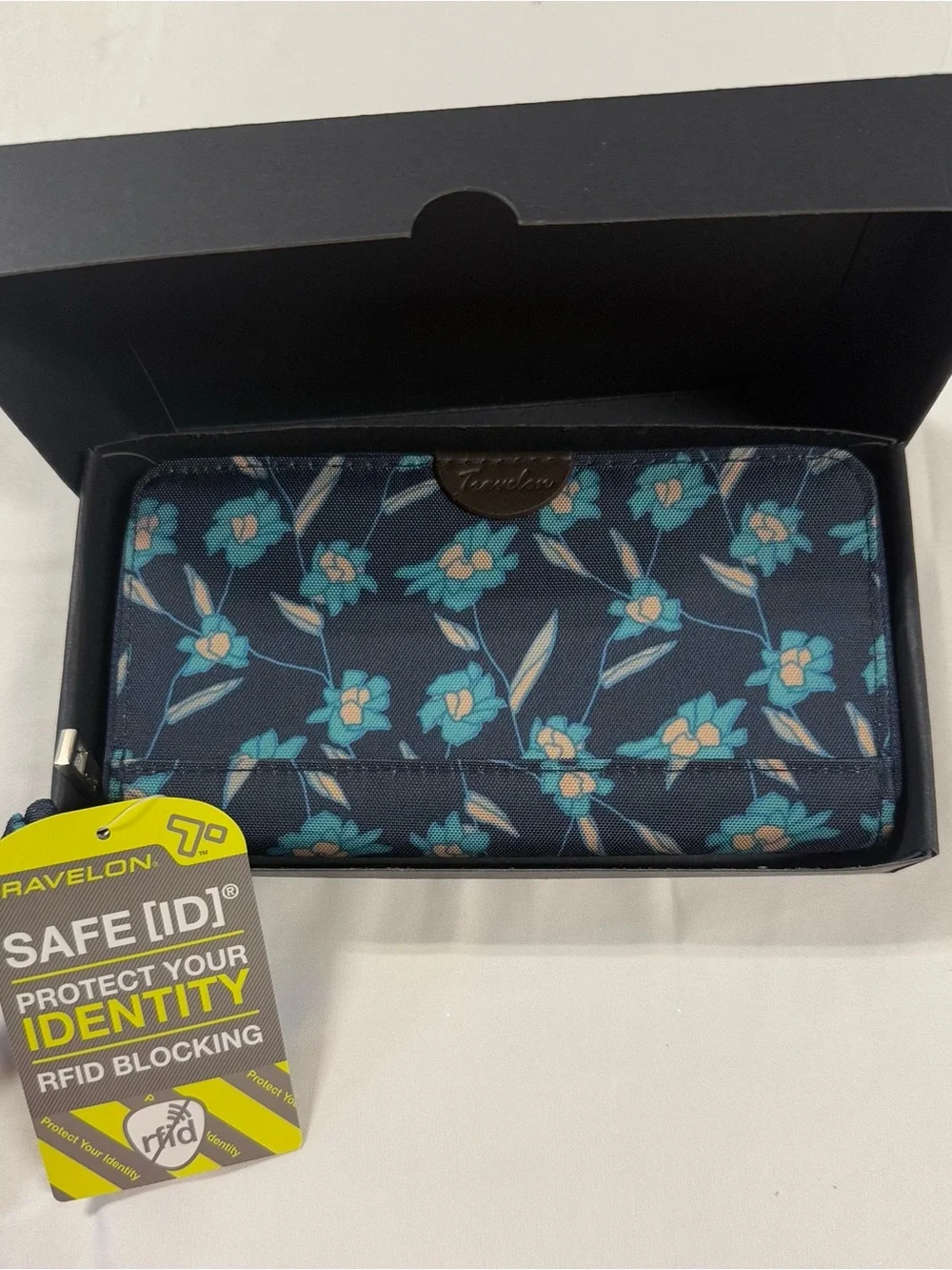 Travelon Safe ID RFID Floral Wristlet Wallet NWT w/ Box